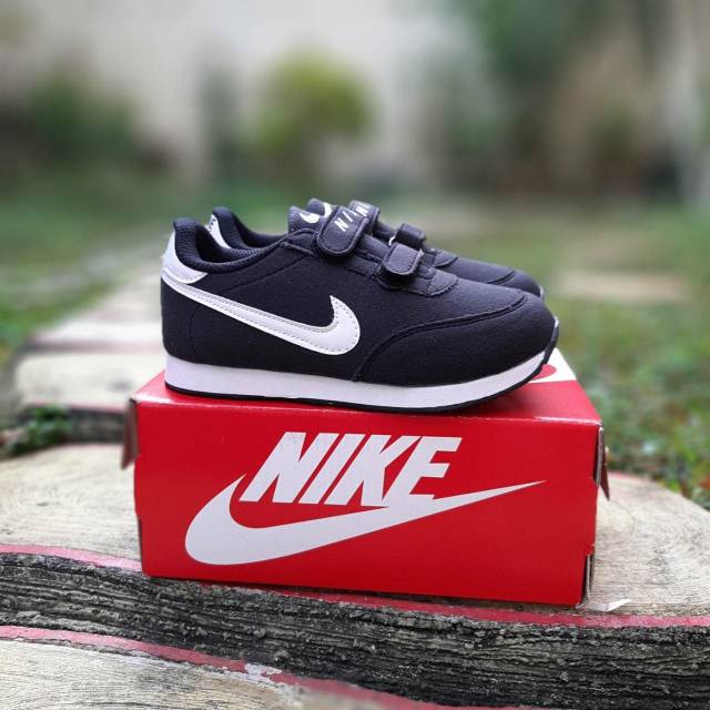 Sepatu adidas nike anak sekolah laki perempuan hitam