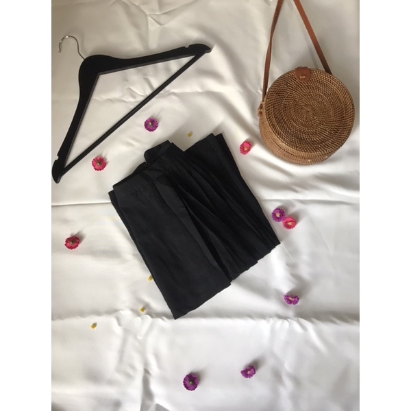 Rok wanita - The Executive