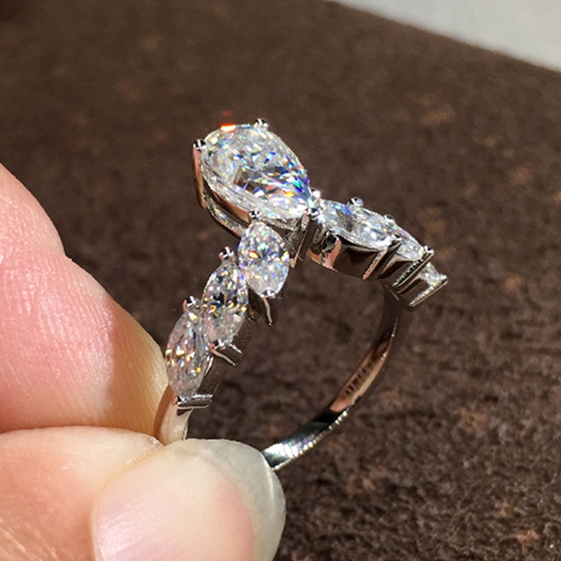 Female Finger Rings For Dance Party Dazzling White Cubic Zirconia Elegant Women Accessories Fashion Jewelry Bulk