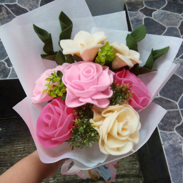 

Merium Bouquet Pink-white Tara Craft