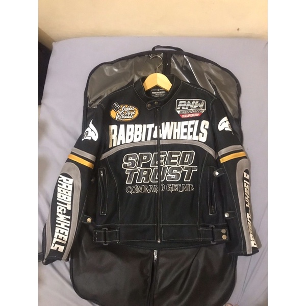 Jaket Rabbit And Wheels Champion