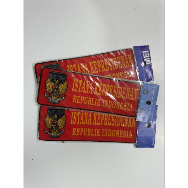 

Stiker PVC Panjang Keluarga Besar Istana Kepresidenan | Stiker PVC