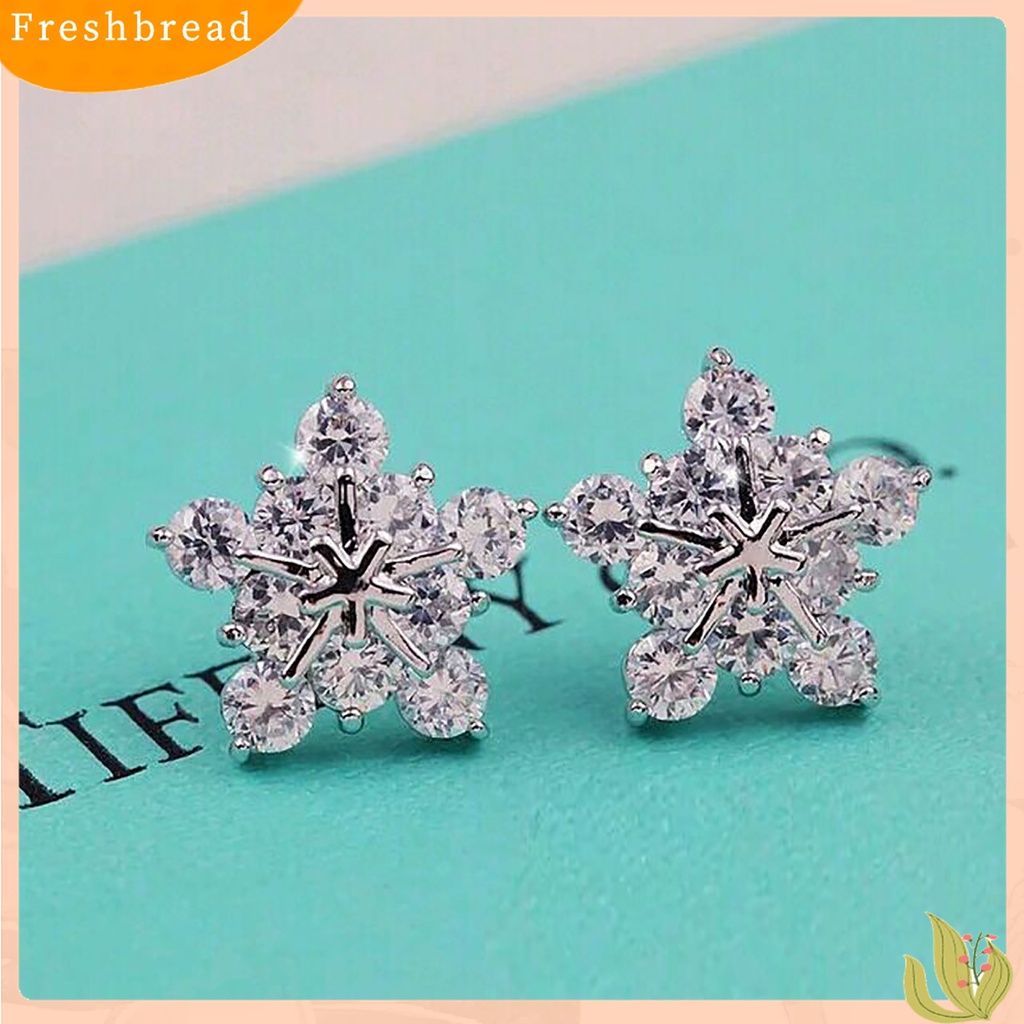 Terlaris Ear Studs Five-petal Flower Twinkling Alloy Earring Jewelry Accessory for Dating