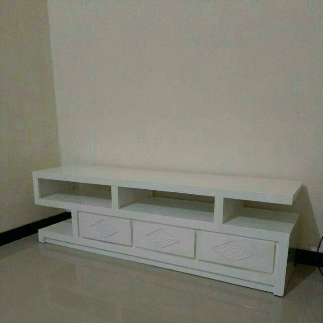 Bufet tv custom 180 cm putih- mebel Jepara