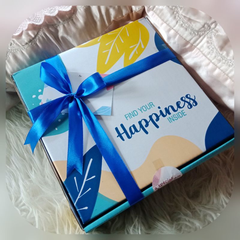 

Box Hampers kosong (include Pita dan greeting card)