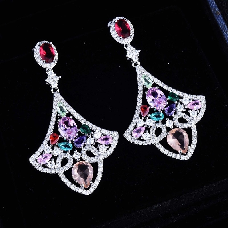 Fashion Hollowed-out Fan-Shaped Inlaid Moissanite Sterling Silver Needle Earrings