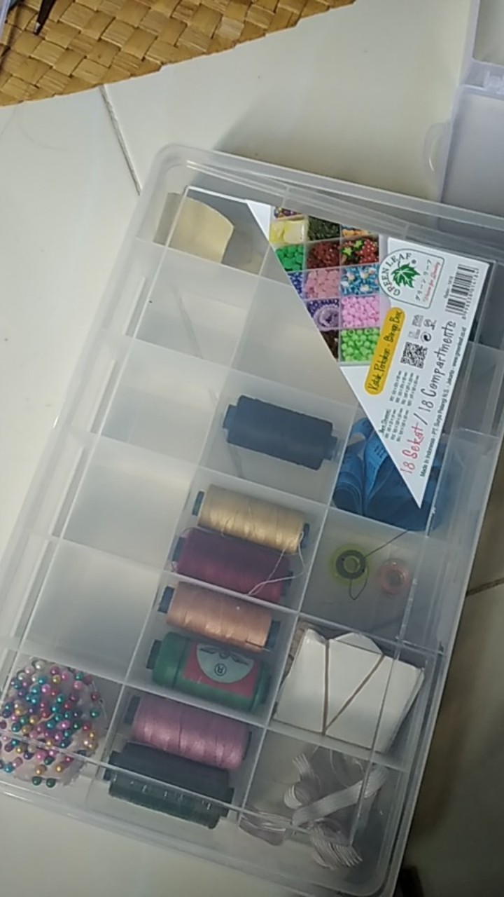 Bahan Kerajinan Tangan Storage Box Jumbo Aksesoris Pernakpernik 18 Sekat Geenleaf