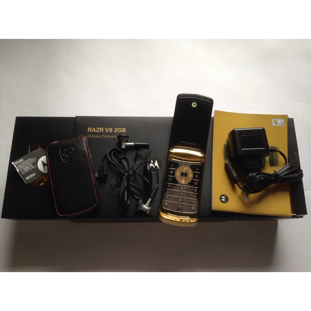 Motorola RAZR2 V8 2GB Gold Luxury Edition (Box Classic + Sarung FERRARI)