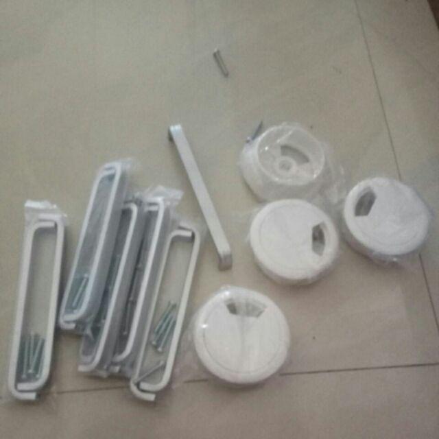 Tutup Lubang Kabel Komputer Warna Putih