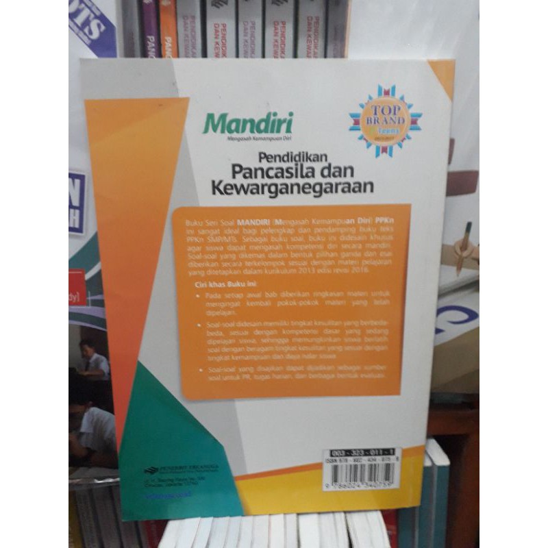 BUKU MANDIRI PENDIDIKAN PANCASILA DAN KEWARGANEGARAAN KELAS 8 SMP-1