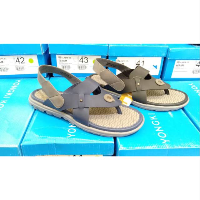 Sepatu sendal pria yongki komaladi