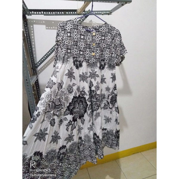 Daster Hitam Putih
