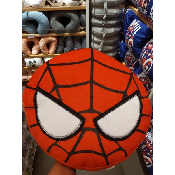 miniso bantal bulat Spiderman miniso x Marvel