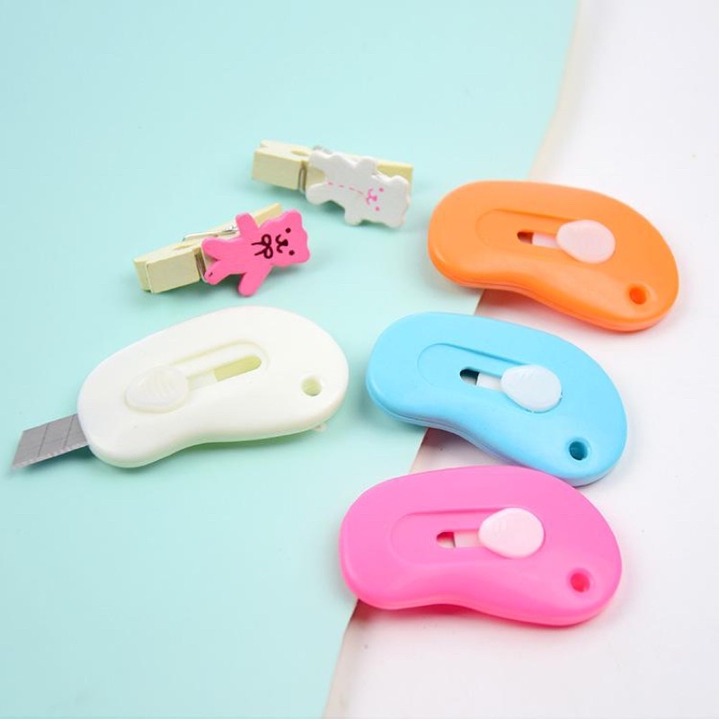 

CUTTER BESAR - CUTTER MINI - ALAT POTONG - PEMOTONG KERTAS - SILET