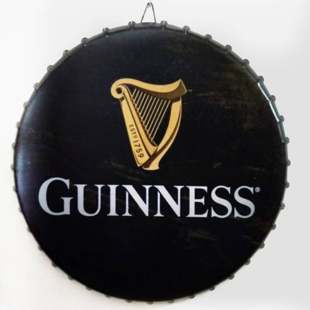 Hiasan dinding bentuk tutup botol GUINNESS