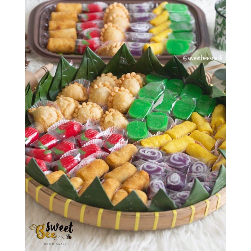 

Kue Tampah Jajanan Pasar isi 90 pcs • sweetbeesnack •