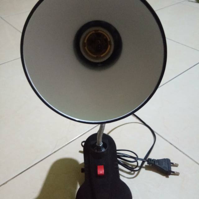 Lampu jepit fitting keramik