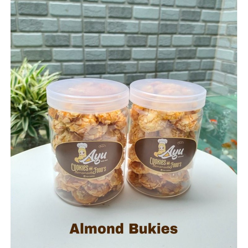 

Almond butter cookies / kue kering almond