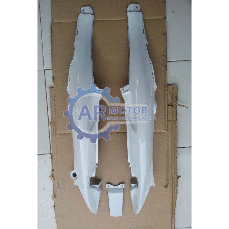 BODY BELAKANG JUPITER Z LAMA PUTIH