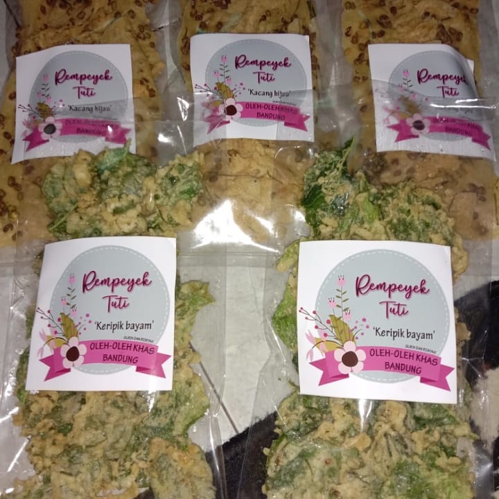 

Gober Rempeyek Kacang dan Bayam Kemasan Kecil
