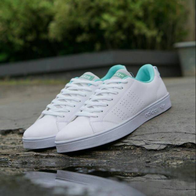 Sepatu adidas neo advantage