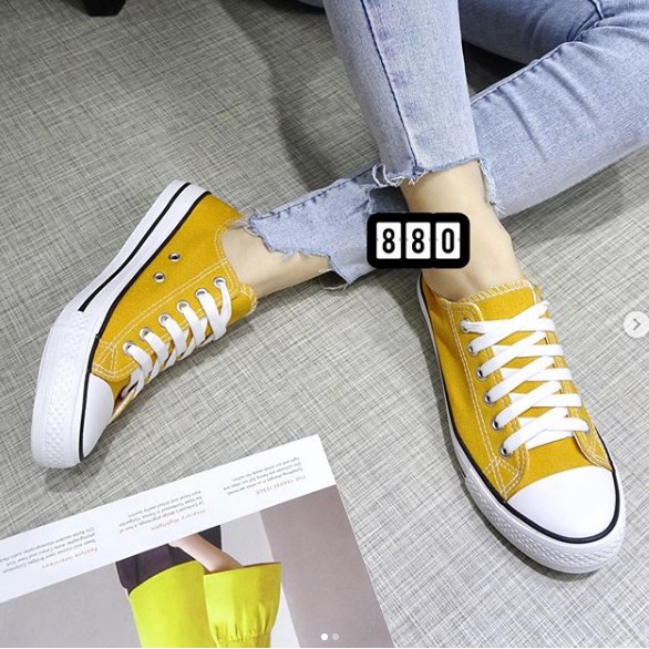 Sepatu Sneakers 880