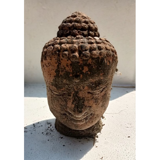 PATUNG KEPALA BUDHA