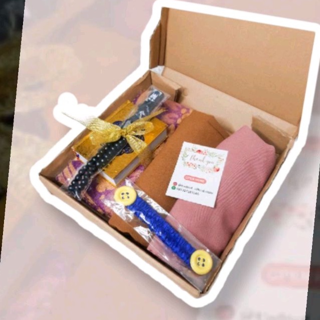 

gift box hempers isi banyak Parcel seserahan peralatan solat