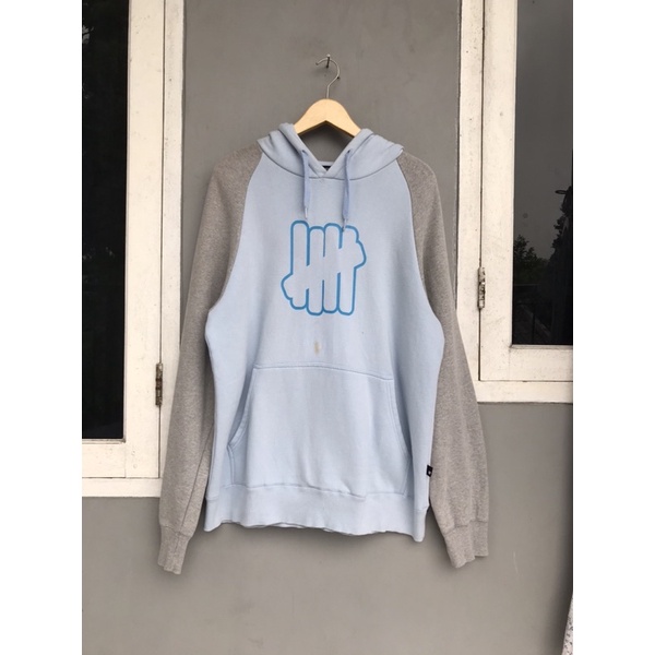 Hoodie Undefeated second