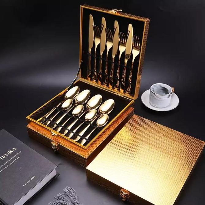 

paket set hampers gift box kado 16pcs / dinner table set with box gold