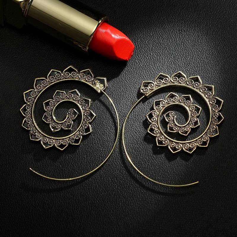 Anting Bentuk Hati Spiral Oval Gaya Etnik Untuk Wanita