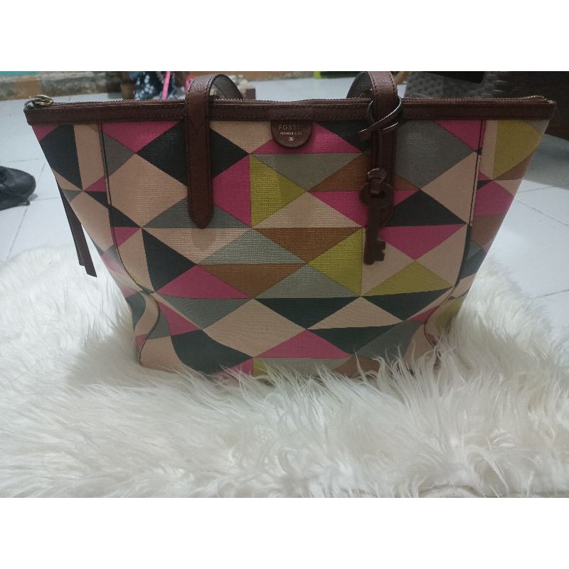 Preloved tas fosil
