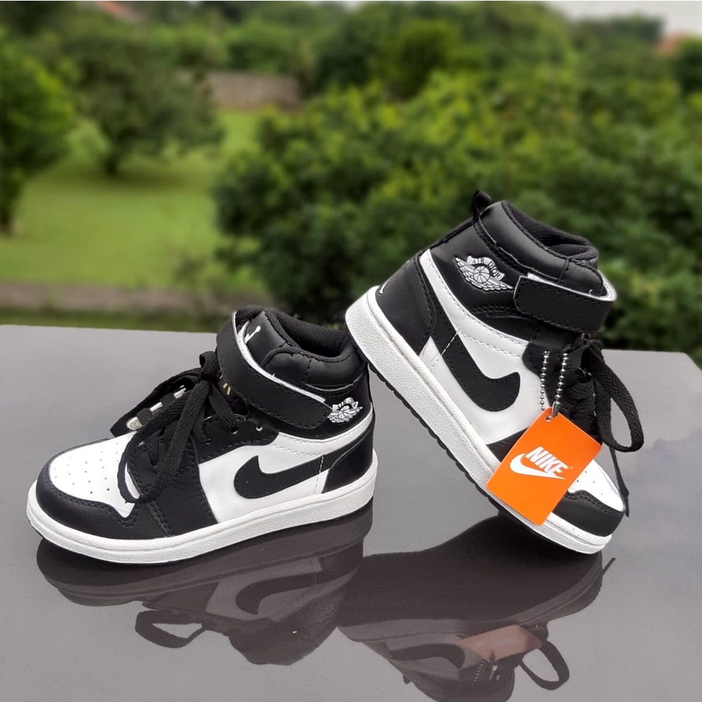 TOKOERS SEPATU AIR JORDAN HIGH ANAK RETRO / SEPATU SNEAKER