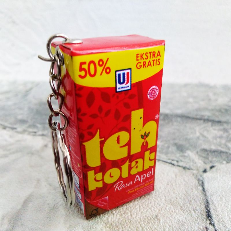GANTUNGAN KUNCI UNIK MURAH MINIATUR KOTAK MINUMAN-Teh Kotak Apel
