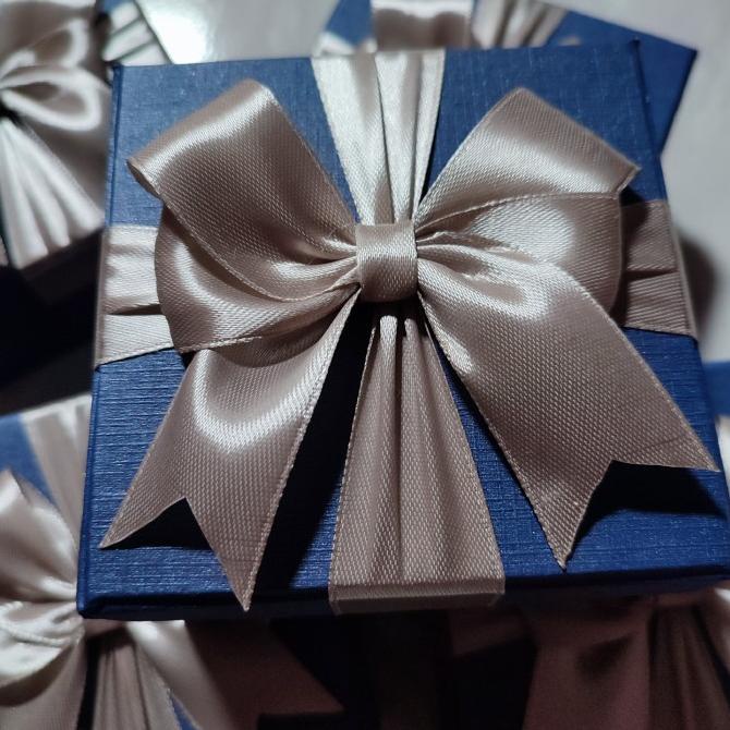 

[COD] KOTAK KADO BOX HADIAH SPESIAL NAVY PITA SILVER [COD]