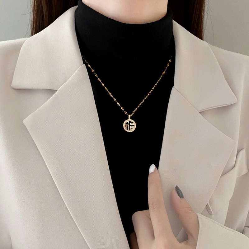 Kalung Titanium Wanita Lucky Karakter China 'Fu' Anti Karat Emas 18k Berlian Perhiasan Titanium Asli