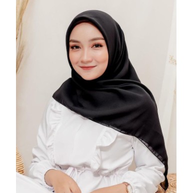 Bella Square Jilbab Segi Empat Polycooton Premium 110 x 110 COM