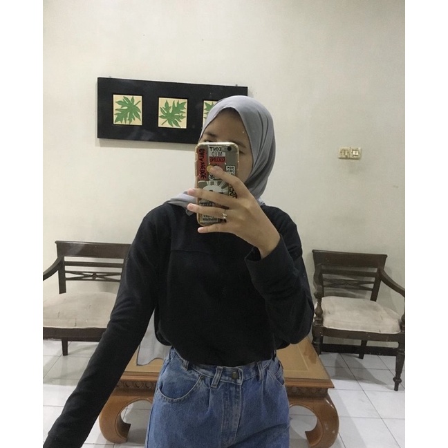 preloved sweater hitam polos / thrift sweater hitam polos