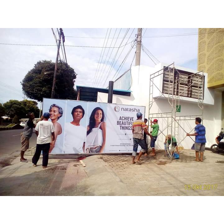 Neonbox klinik kecantikan