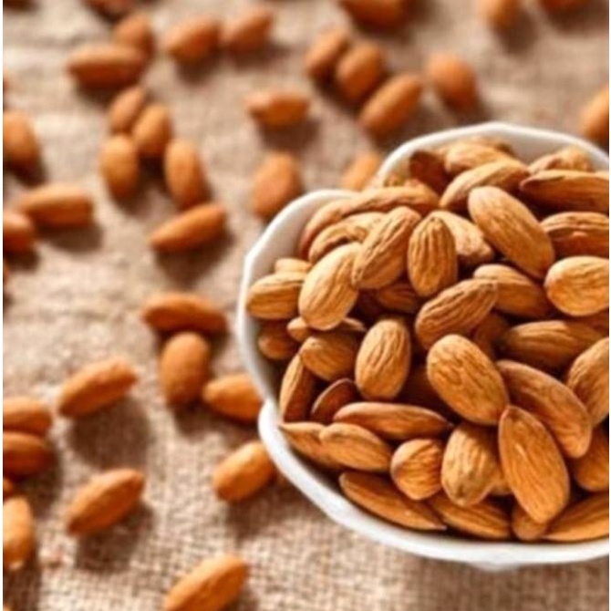 

Kacang Almond Kupas-Panggang-1kg-Almond ( Matang )