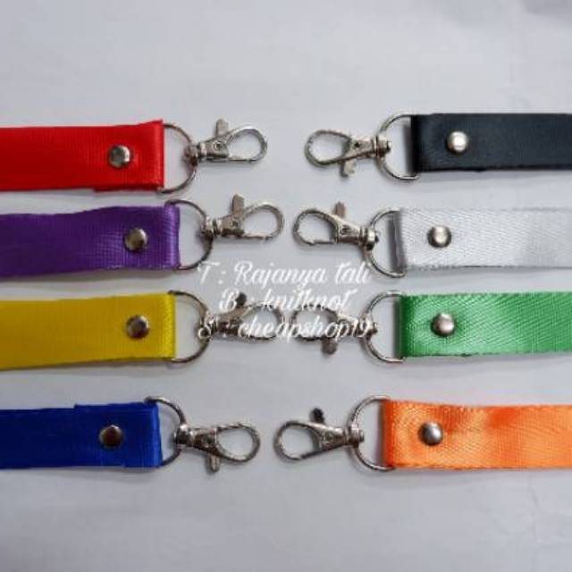 

Lanyard 2cm polos sudah jadi tanpa stoper sambung