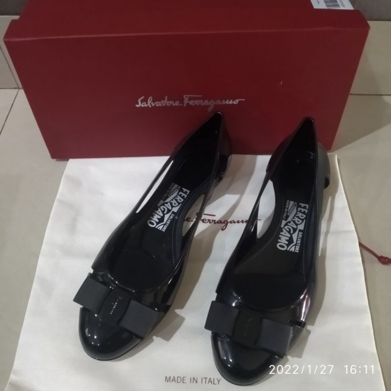 sepatu salvatore ferragamo jelly preloved