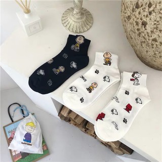  Kaos  Kaki  Model Pendek Motif Kartun Snoopy Warna  Hitam dan 