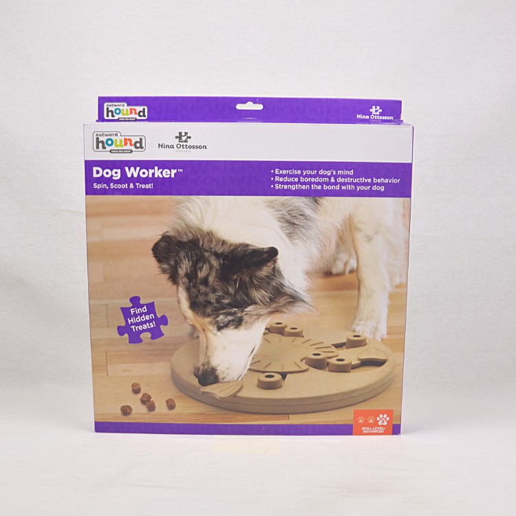 

Mainan Anjing Outward HOUND Nina Ottoson Dog WORKER