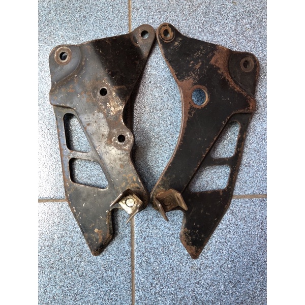Footstep Poostep Pijakan Kaki Belakang Motor Suzuki Crystal Tune Original