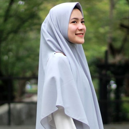 PROMO JILBAB HIJAB KHIMAR SEGI EMPAT INSTAN WOLFIS PREMIUM SYARI SESHA ORIGINAL BY AISHAHIJAB.ID-GREY