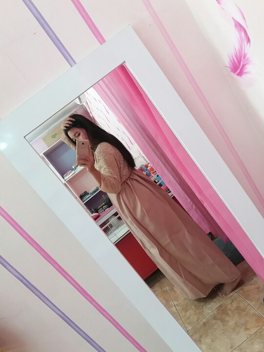 Batik Couple Princes Hayunda Sarwendah Anami Kebaya Modern