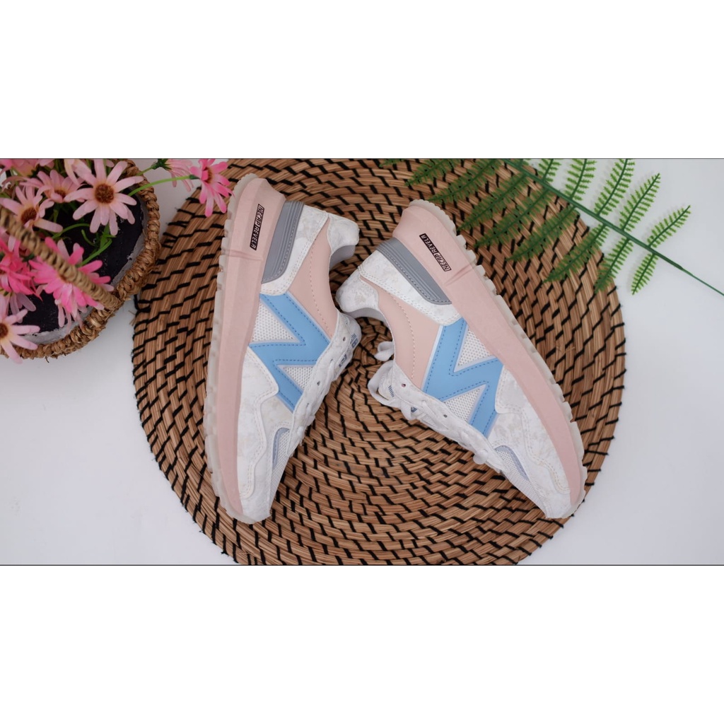 SEPATU SNEAKERS WANITA FASHION PREMIUM TERKEKINIAN-PINK