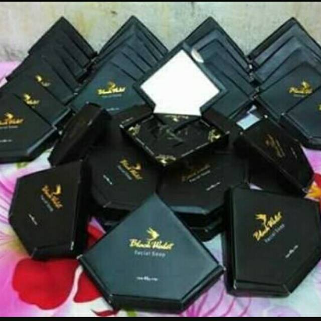

Black walet