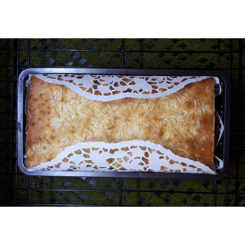 

Bolu Tape Keju 20x10cm